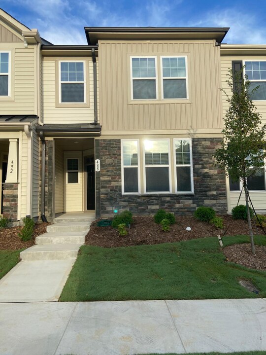 488 Channel Drop Dr in Clayton, NC - Building Photo