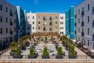 Fenestra at The Square in Rockville, MD - Foto de edificio - Building Photo
