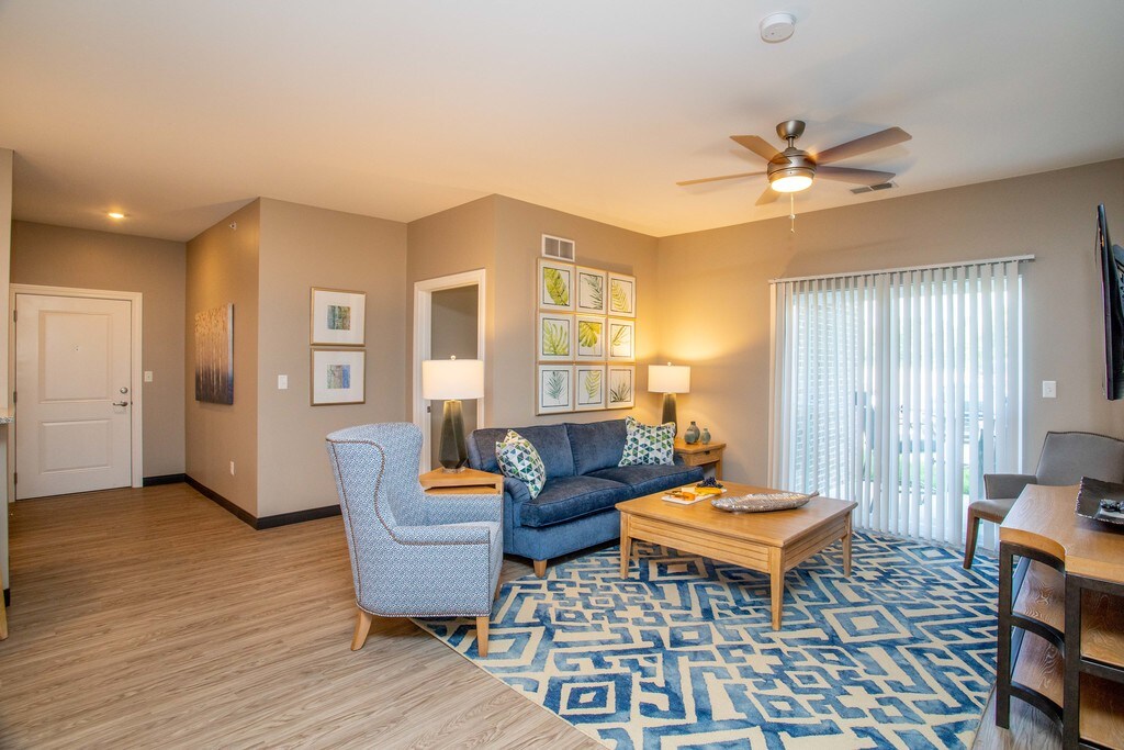 Thirteen01 at Hartman Lakes Apartments in Shiloh, IL