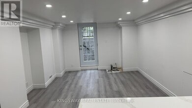 49 Riverglen Dr in Georgina, ON - Building Photo - Building Photo