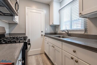 513-517 Madison Ave in Redwood City, CA - Building Photo - Building Photo