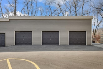 Scenic View Apartments in Slinger, WI - Building Photo - Building Photo