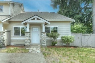 211 Yauger Way NW in Olympia, WA - Building Photo - Building Photo