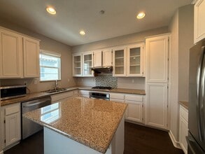 10529 Zenor Ln in San Diego, CA - Building Photo - Building Photo