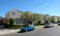 Mediterranean Apartments in North Hills, CA - Foto de edificio - Building Photo