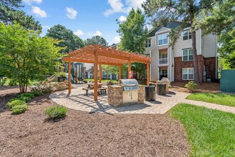 The Falls in Raleigh, NC - Foto de edificio - Building Photo