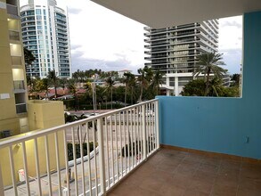5838 Collins Ave, Unit 3D in Miami Beach, FL - Foto de edificio - Building Photo