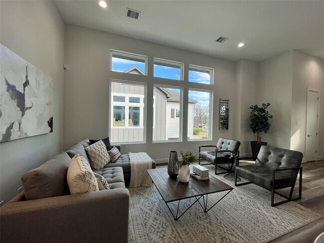 8316 Curry Rd in Houston, TX - Building Photo - Building Photo