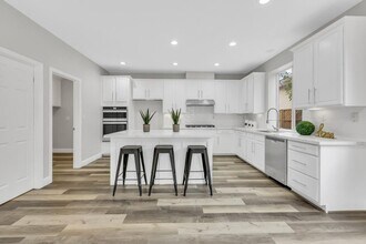 9452 White Horse Way in Elk Grove, CA - Building Photo - Building Photo