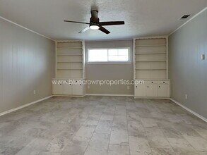 8322 Lullwater Dr in Dallas, TX - Building Photo - Building Photo