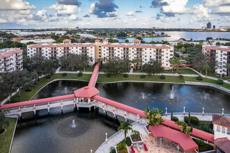 Fountainview Independent Living in West Palm Beach, FL - Building Photo - Building Photo