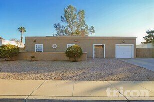 4157 W Michigan Ave, Unit 1st FL Rear in Glendale, AZ - Building Photo