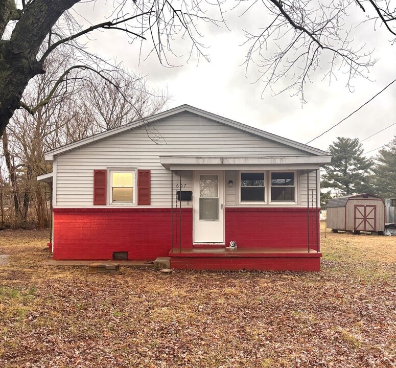 607 Brevard St in Franklin, KY - Building Photo