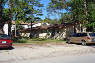 College Garden Apartments in Niceville, FL - Building Photo - Building Photo