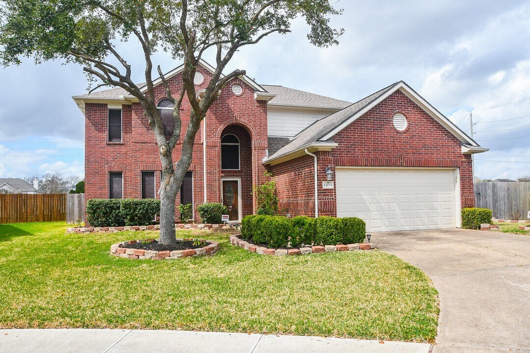 14234 Silver Glade Ln in Sugar Land, TX - Building Photo