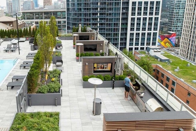 1210 S Indiana Ave, Unit 2510 in Chicago, IL - Foto de edificio - Building Photo