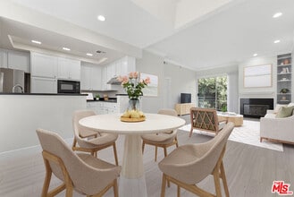 1820 S Beverly Glen Blvd in Los Angeles, CA - Building Photo - Building Photo