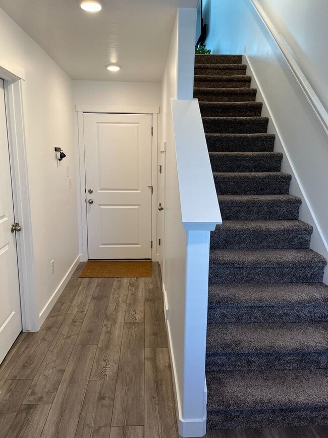 1112 E Hatch Row in Saratoga Springs, UT - Building Photo - Building Photo