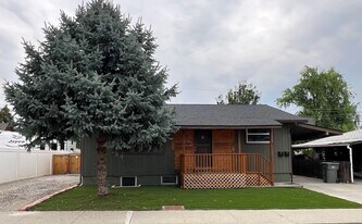 1030 Lindy St in Wenatchee, WA - Building Photo