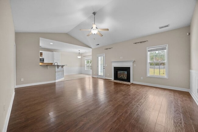 239 Silver Hills Dr in Jacksonville, NC - Building Photo - Building Photo