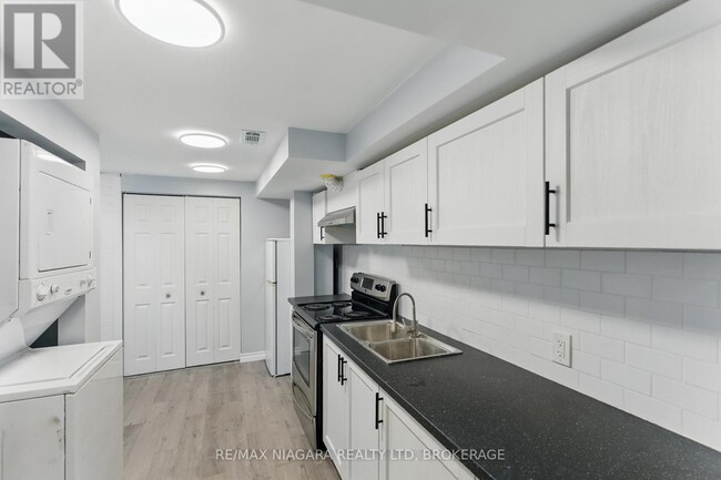 property at 290 Scholfield Ave S