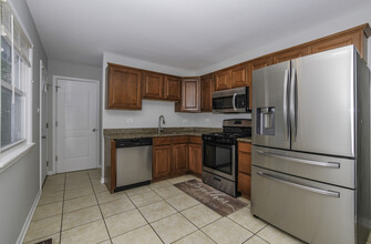 17801 Dogwood Ln in Hazel Crest, IL - Building Photo - Building Photo