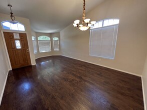 3237 E Brookwood Ct in Phoenix, AZ - Foto de edificio - Building Photo