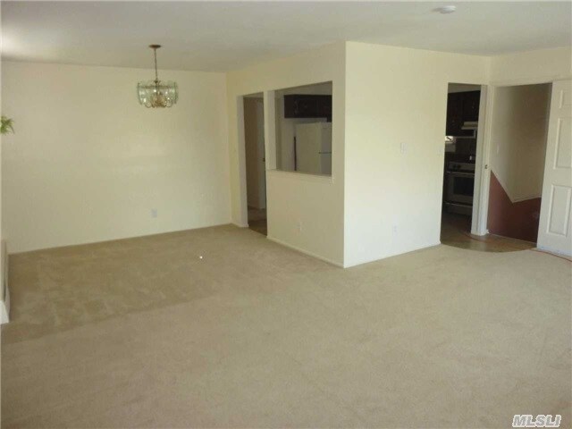 323 Atlantic Ave-Unit -2nd Fl in East Rockaway, NY - Building Photo - Building Photo