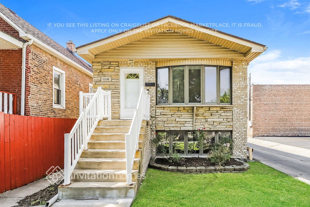 11114 S Troy St in Chicago, IL - Building Photo