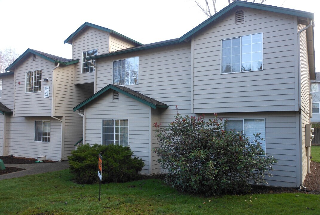 1104 Creekwood Ct SE, Unit C in Olympia, WA - Building Photo