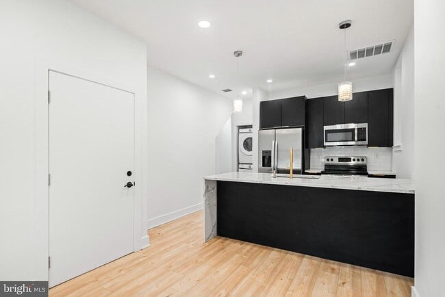 property at 1949 N 32nd St