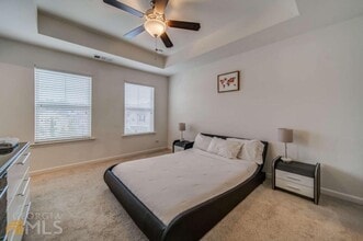 882 Ambient Way SW in Atlanta, GA - Foto de edificio - Building Photo