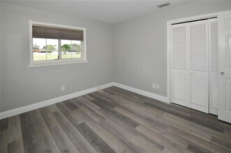 6690 Burning Tree Dr in Seminole, FL - Building Photo - Building Photo