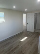 90 W Cowles St in Englewood, FL - Building Photo - Building Photo