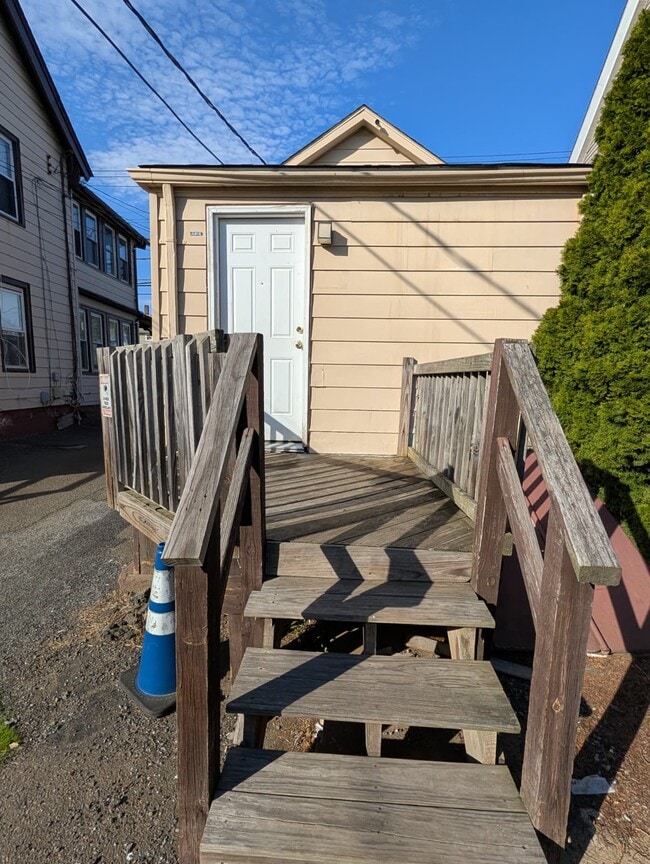 466 Main St in East Haven, CT - Building Photo - Building Photo