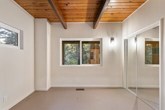 753 Oakmont Ln in Lake Arrowhead, CA - Building Photo - Building Photo