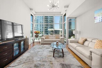 1262 Kettner Blvd, Unit 702 in San Diego, CA - Foto de edificio - Building Photo