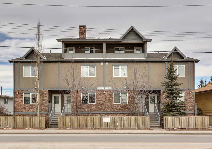 7714-7716 Bowness Rd NW in Calgary, AB - Building Photo