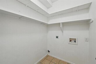 623 W Union Bower Rd in Irving, TX - Building Photo - Building Photo