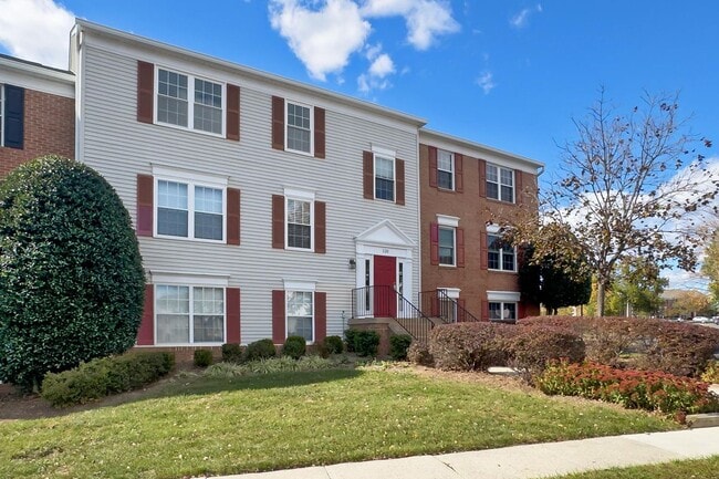 120 Prosperity Ave SE in Leesburg, VA - Building Photo - Building Photo
