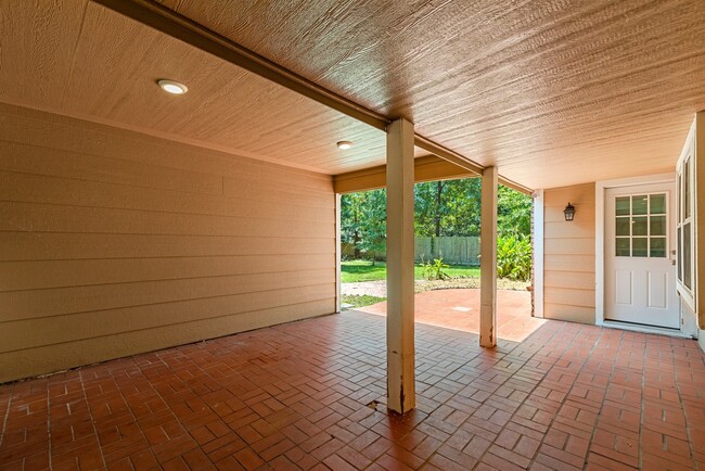 property at 1103 Manatee Ln