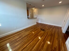 130 Highland Ave, Unit 3 in Somerville, MA - Building Photo - Building Photo