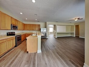 2475 Breezy Meadow Rd in Apopka, FL - Building Photo - Building Photo