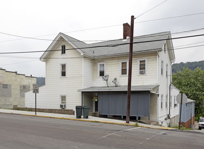 111 Chess St in New Eagle, PA - Foto de edificio - Building Photo