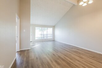 3819 Old Post Rd in Houston, TX - Foto de edificio - Building Photo