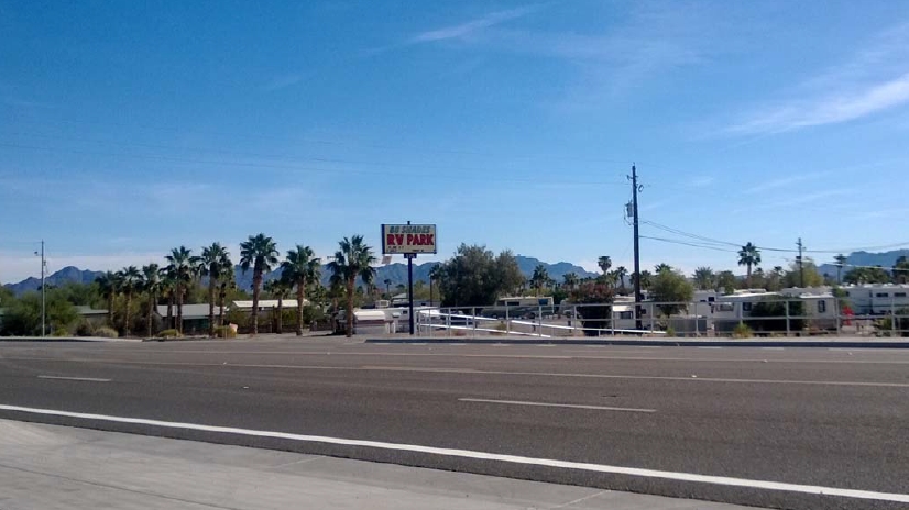 230 Space RV Park in Quartzsite, AZ - Foto de edificio