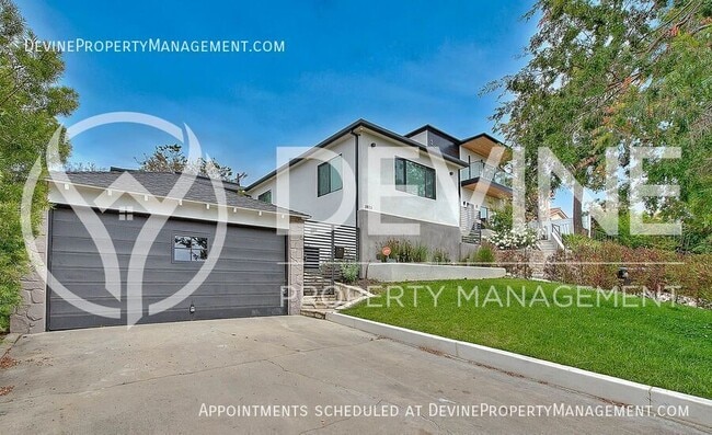 3026 Greenfield Ave in Los Angeles, CA - Building Photo - Building Photo