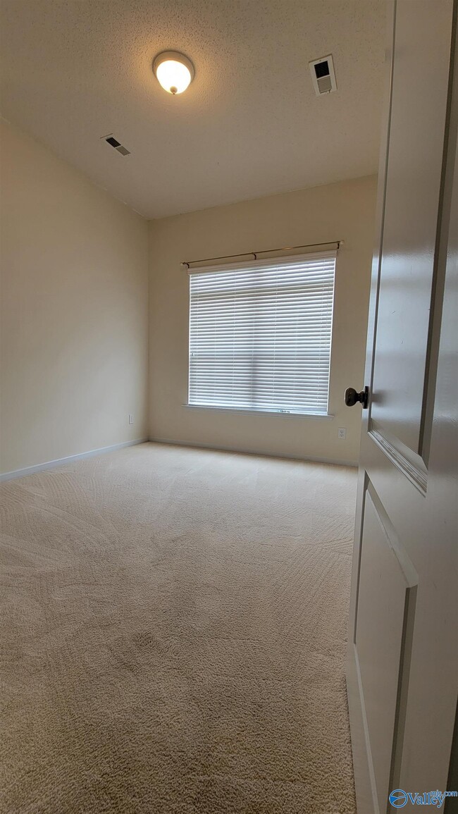 4714 Carrington Blvd SE in Owens Cross Roads, AL - Building Photo - Building Photo