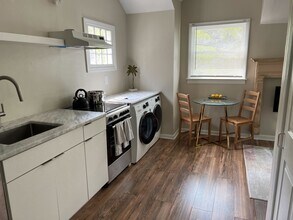 515 Calhoun St NW, Unit B in Atlanta, GA - Building Photo - Building Photo
