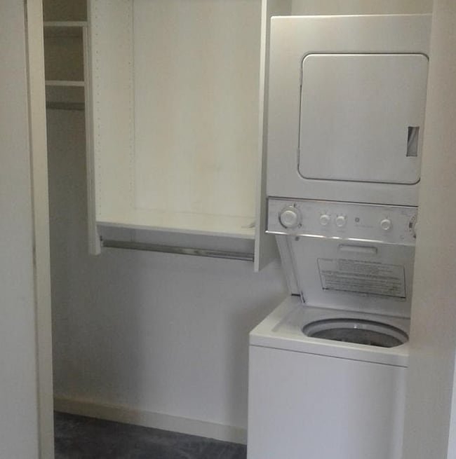 26 Davenport Ave in Westport, CT - Building Photo - Building Photo